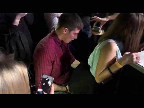 ❤️ Todellista seksiä venäläisessä yökerhossa. 18-vuotias venäläinen tyttö peräaukkoon ja emättimeen nussittu yökerhossa ❌ Seksivideo at us ❤